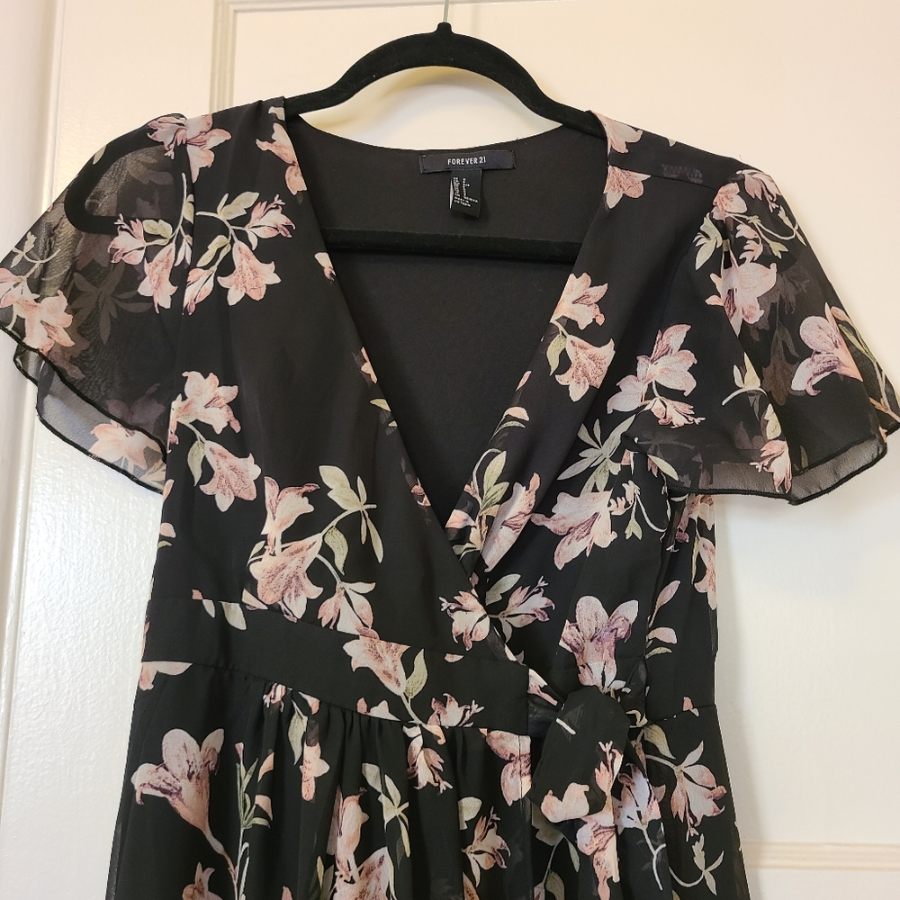 Forever 21 Floral Maxi Wrap Dress - Picture 2 of 4